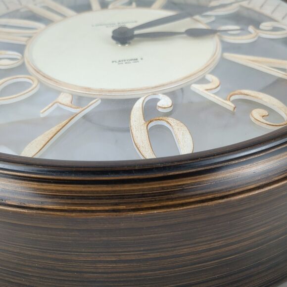 London Bridge Station Platform 2 Round Wall Clock 1905 Faux Wood Grain Decor - Picture 9 of 9